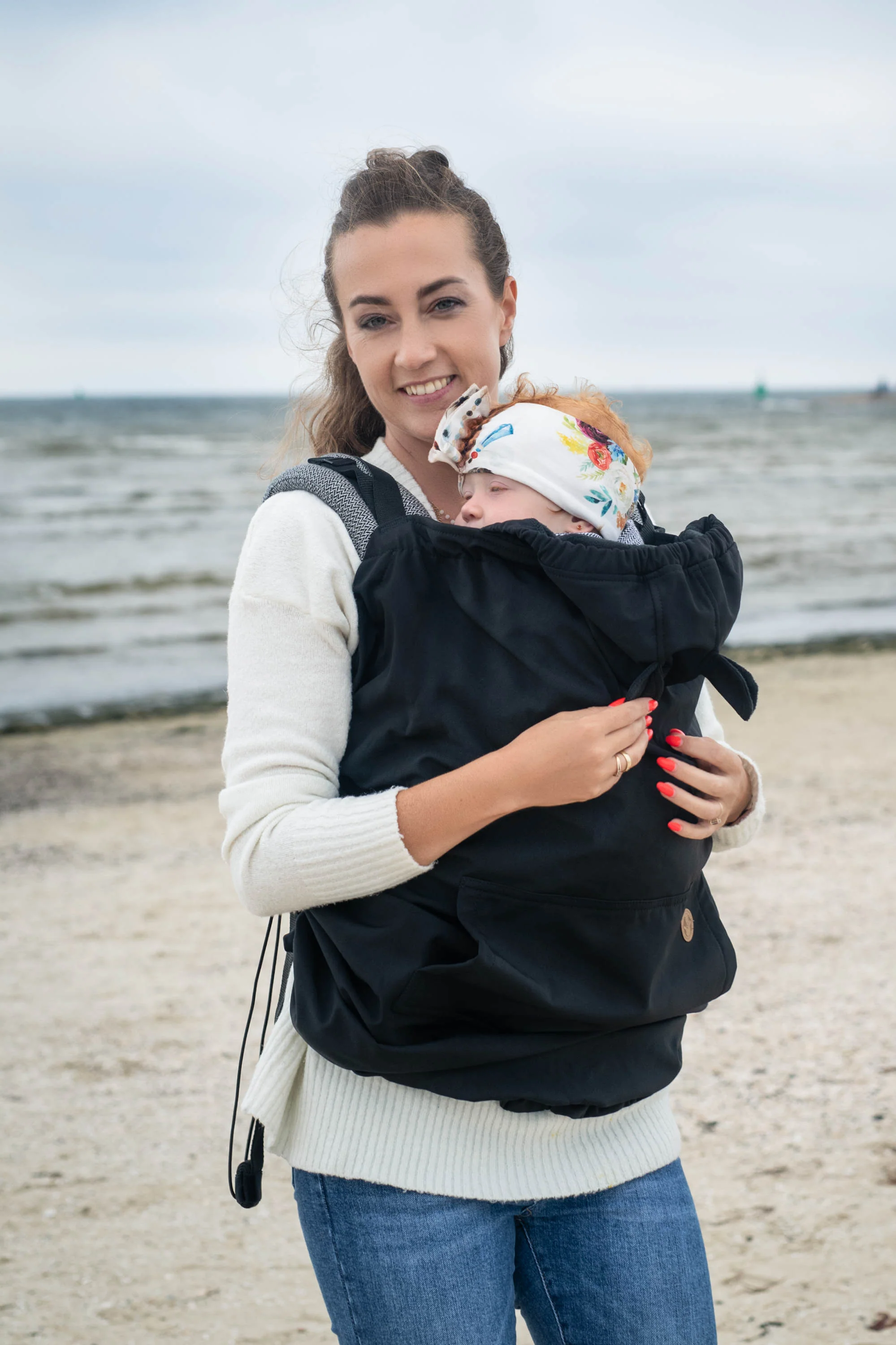 Babywearing Cover - Image 10