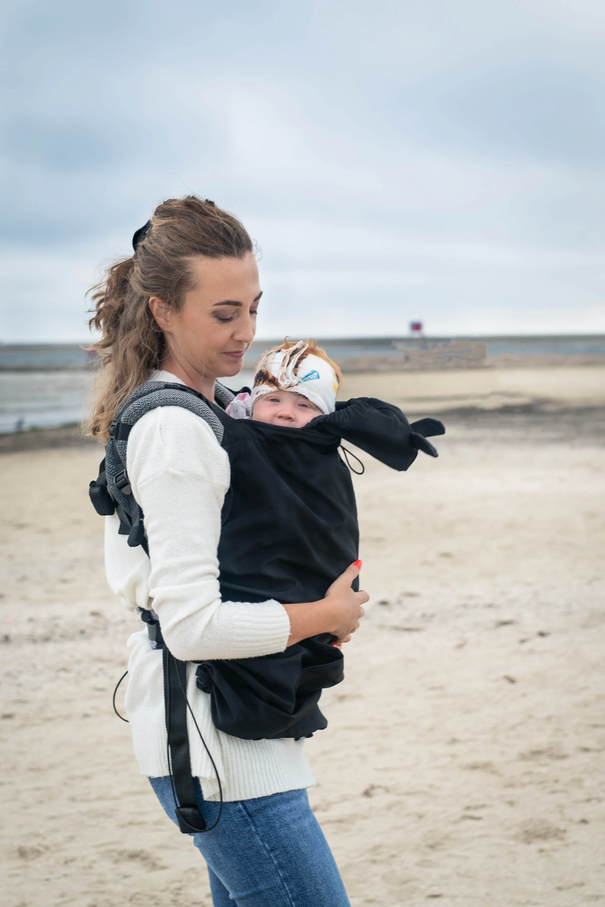 Babywearing Cover - Image 11