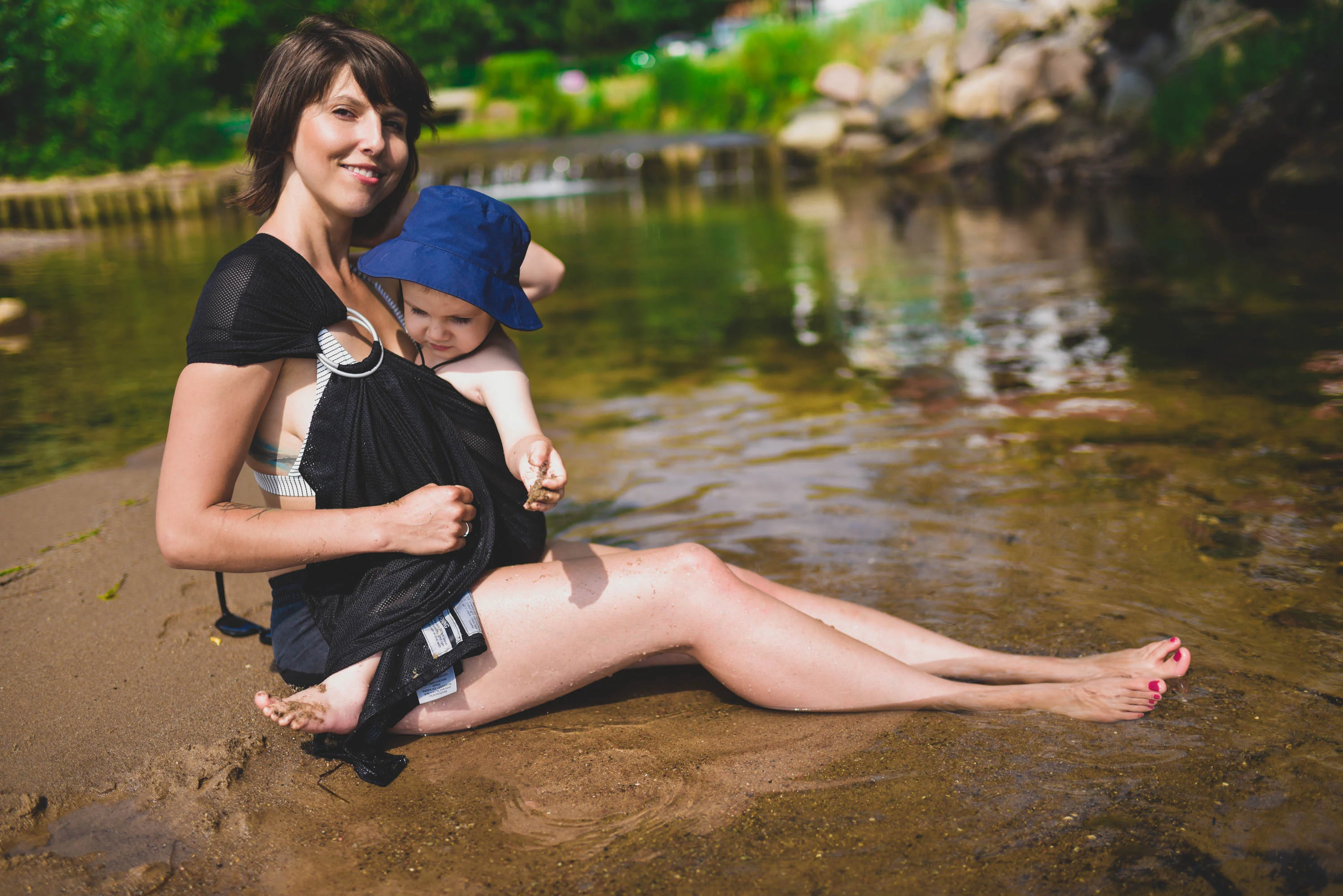 Water Ring Sling, Black, Gathered shoulder - Image 13